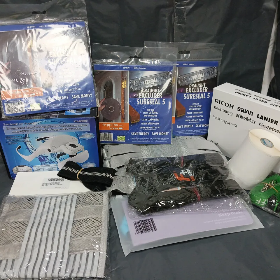 APPROXIMATELY 12 ASSORTED HOUSEHOLD ITEMS TO INCLUDE EYEGLASSES BRACKET, DRAUGHT EXCLUDER SURESEAL 5, TOTAL BLACKOUT SLEEP MASK, ETC