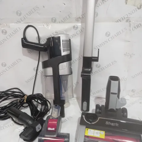 BOXED SHARK CORDED VACUUM