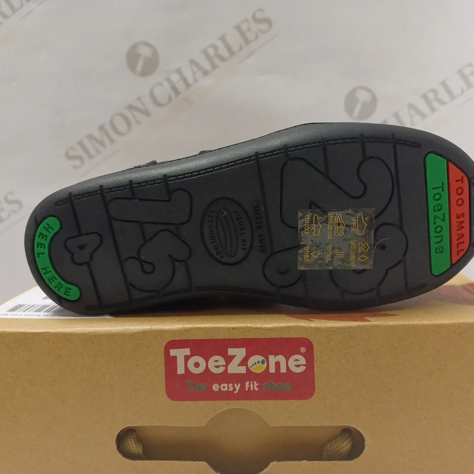 TOE ZONE BLAKE KIDS SHOE - UK KIDS 10