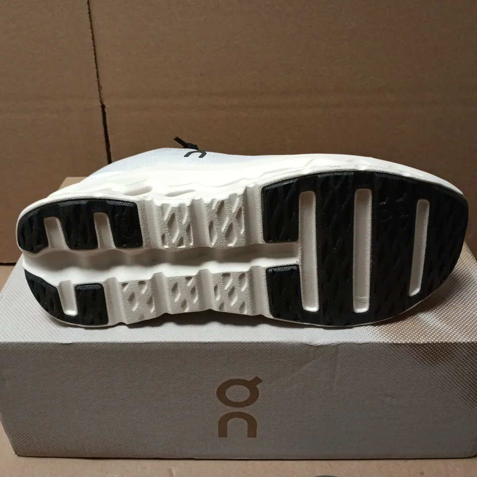 BOXED PAIR OF ON CLOUDTILT TRAINERS IN BLACK/IVORY - UK 4