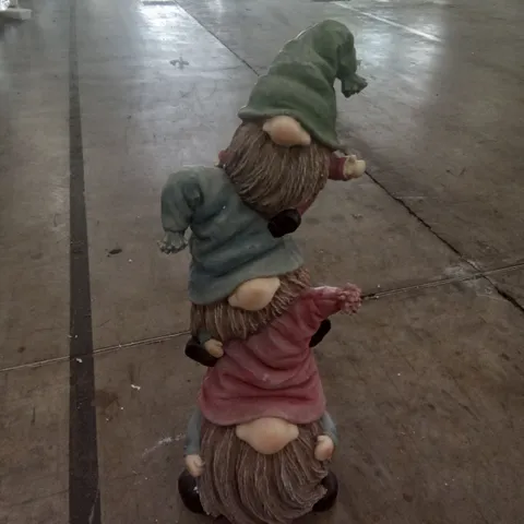 BOXED 3 GNOME PILE