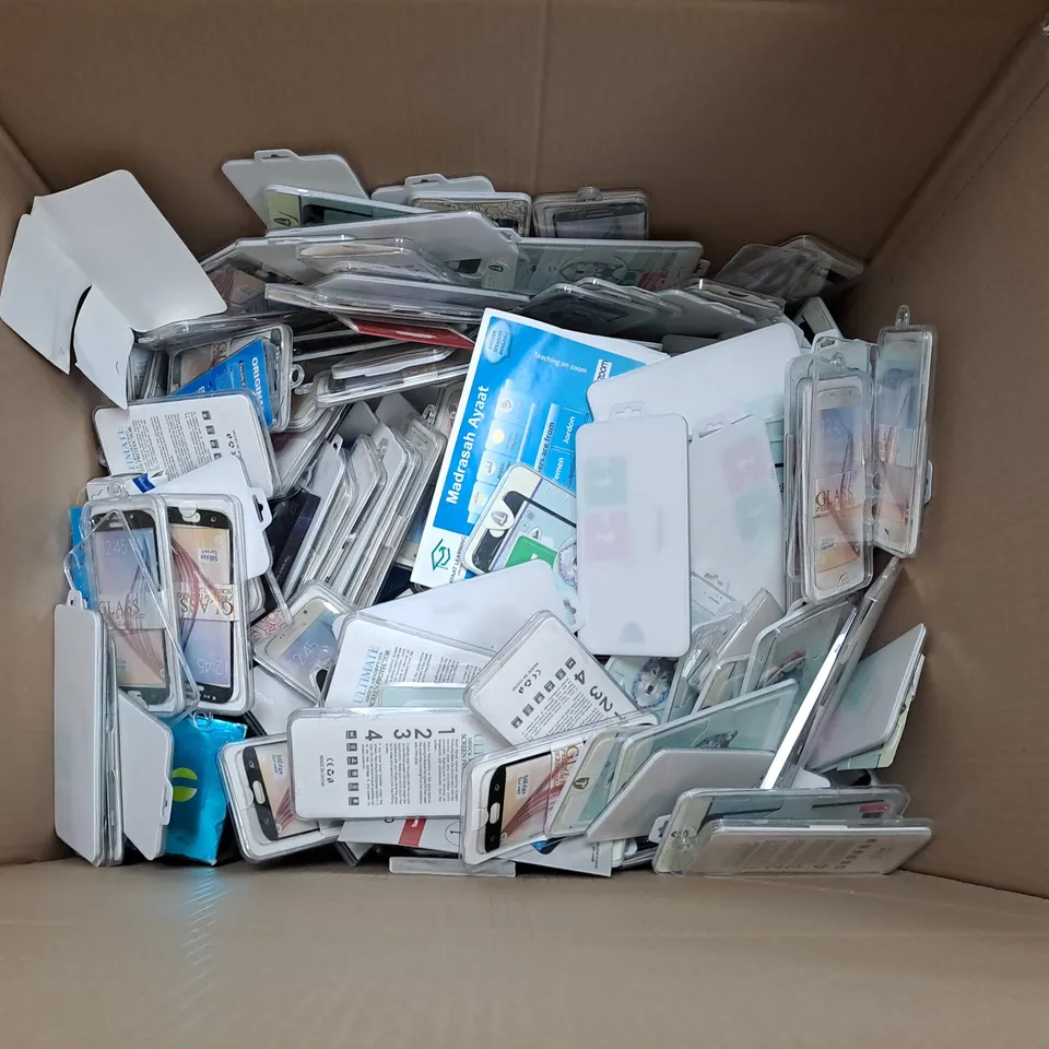 LOT OF ASSORTED MOBILE PHONE ACCESSORIES TO INCLUDE CASES, SCREEN PROTECTORS AND BATTERIES