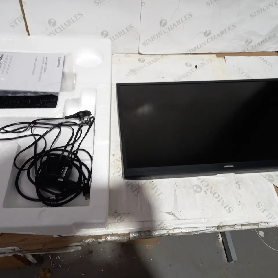 SAMSUNG ESSENTIAL MONITOR S33A