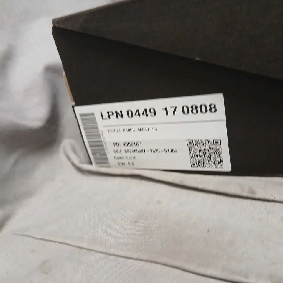 SHOEDAZZLE BROWN LEATHER ANKLE BOOT – WOMEN'S FOOTWEAR SIZE 6.5