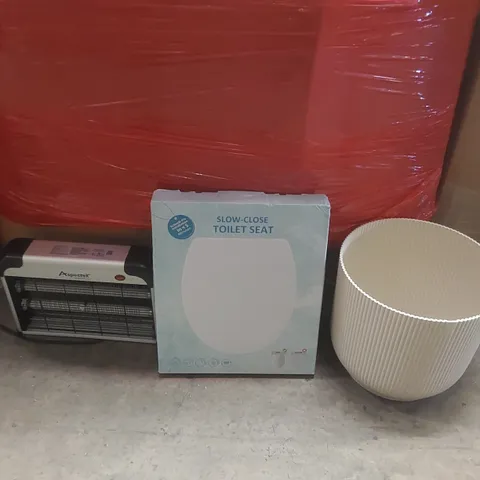 PALLET CONTAINING A VERY LARGE QUANTITY OF ASSORTED ITEMS INCLUDING: ELECTRIC FLY TRAP, TOILET SEAT, ELHO PLANTER ECT