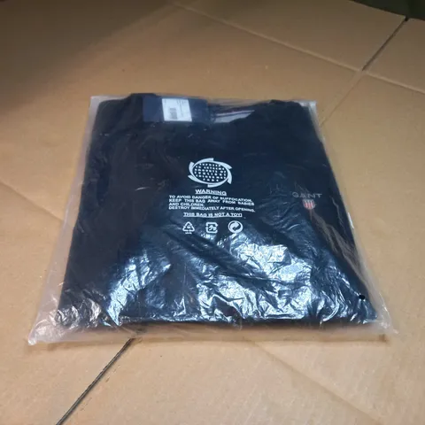 PACKAGED GANT BLACK ORGANIC C-NECK SWEATER - SMALL