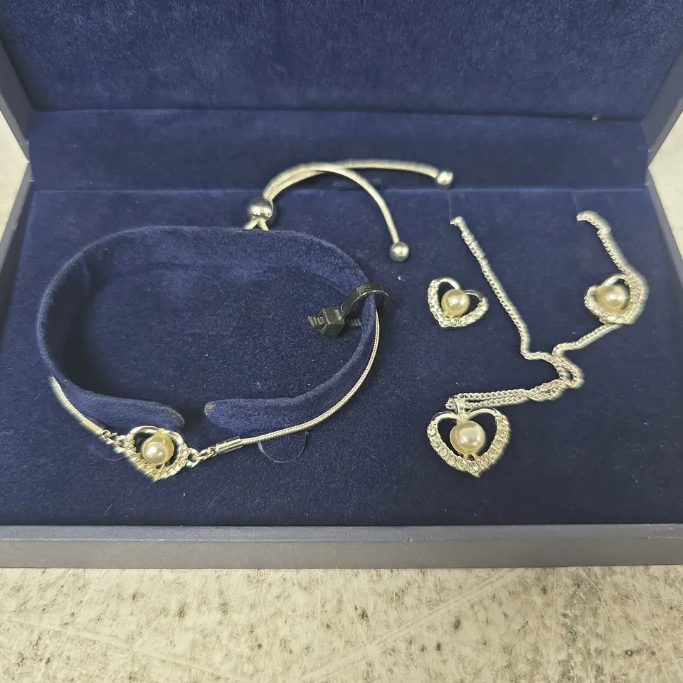 JON RICHARD PEARL & CRYSTAL JEWELRY SET IN NAVY BOX – BRACELET, NECKLACE, & EARRINGS