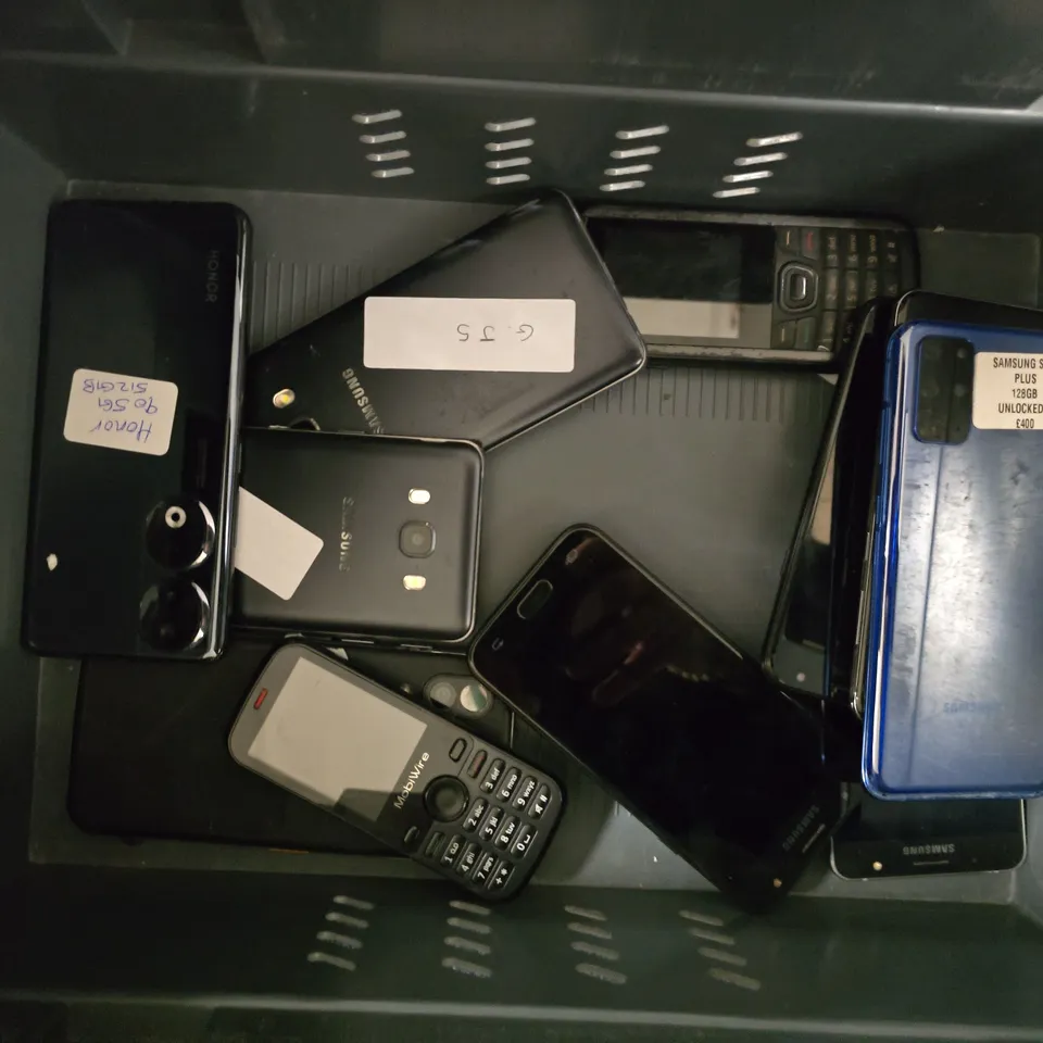 11 USED SMARTPHONES TO INCLUDE BRANDS SUCH AS SAMSUNG, CAT, HONOR, ETC