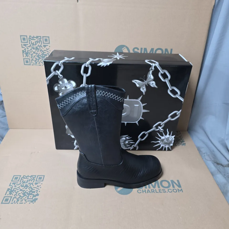 BOXED KOI THE LAST COURTSHIP MENS ORNATE STACKED COWBOY BOOTS BLACK UK SIZE 11 