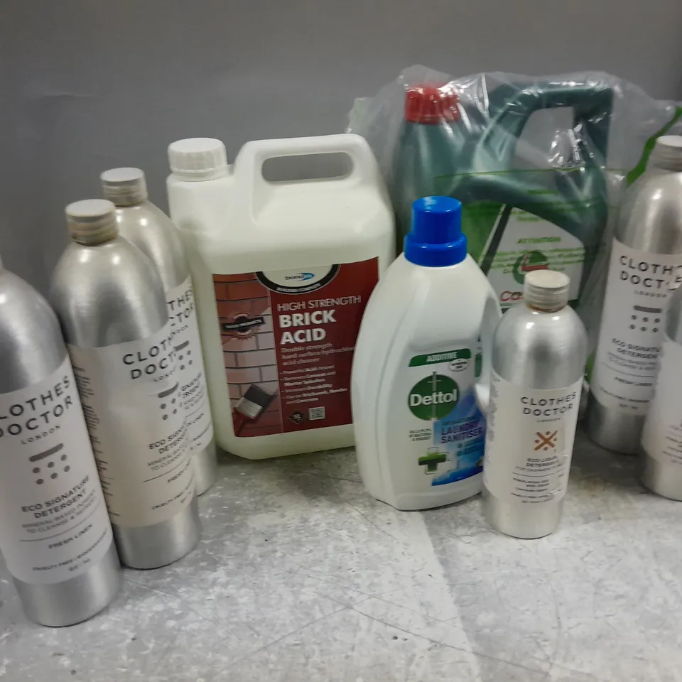 APPROXIMATELY 9 LIQUIDS TO INCLUDE CLOTHE DOCTOR ECO LIQUID DETERGENT, CASTROL MAGNATEC 5W-30, BONDIT BRICK ACID, ETC - COLLECTION ONLY