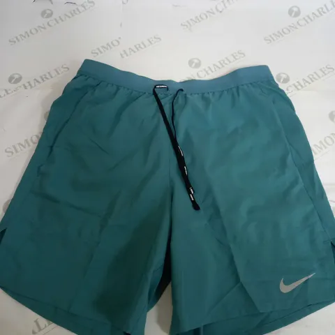 NIKE RUNNING DRI FIT SHORTS IN GREEN - SMALL