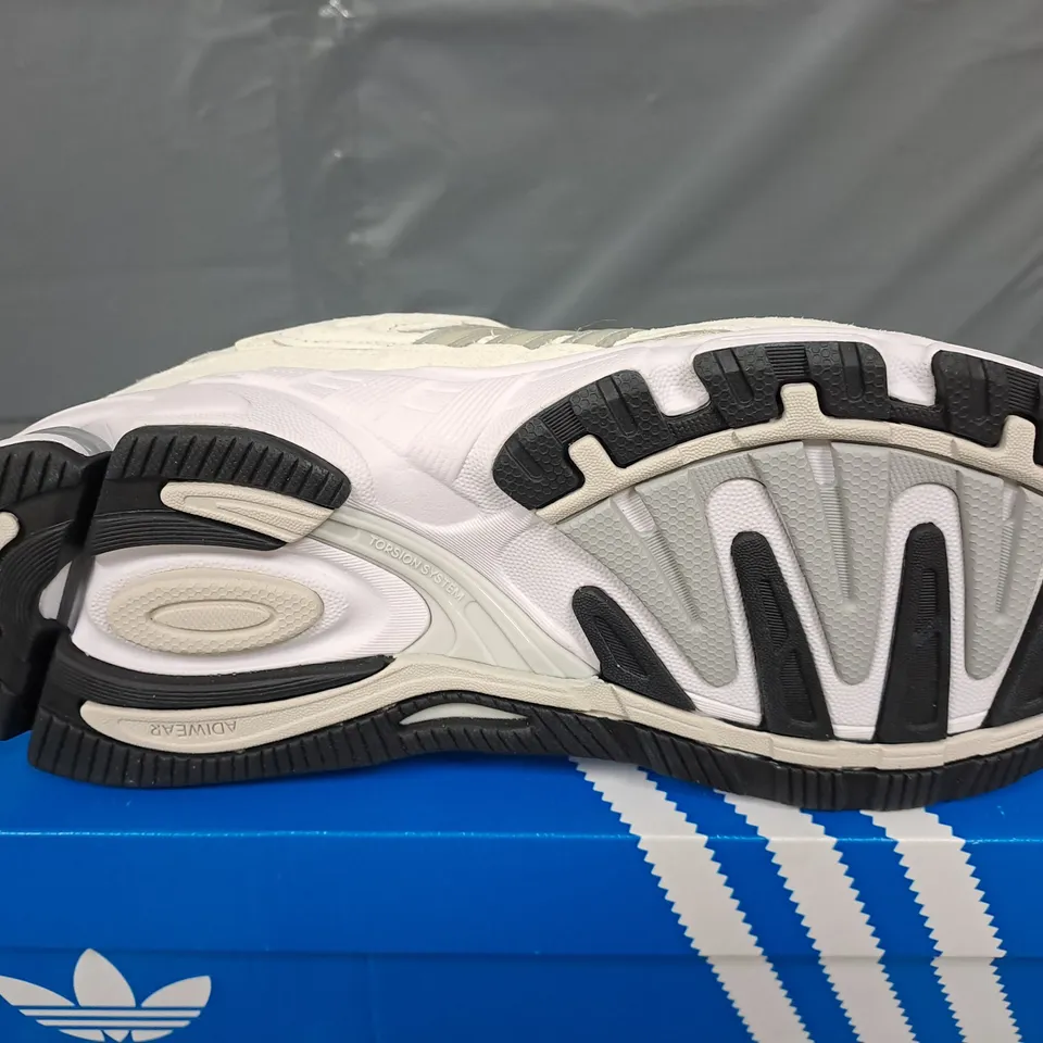 BOXED PAIR OF ADIDAS RESPONSE CL SHOES IN WHITE - UK 7