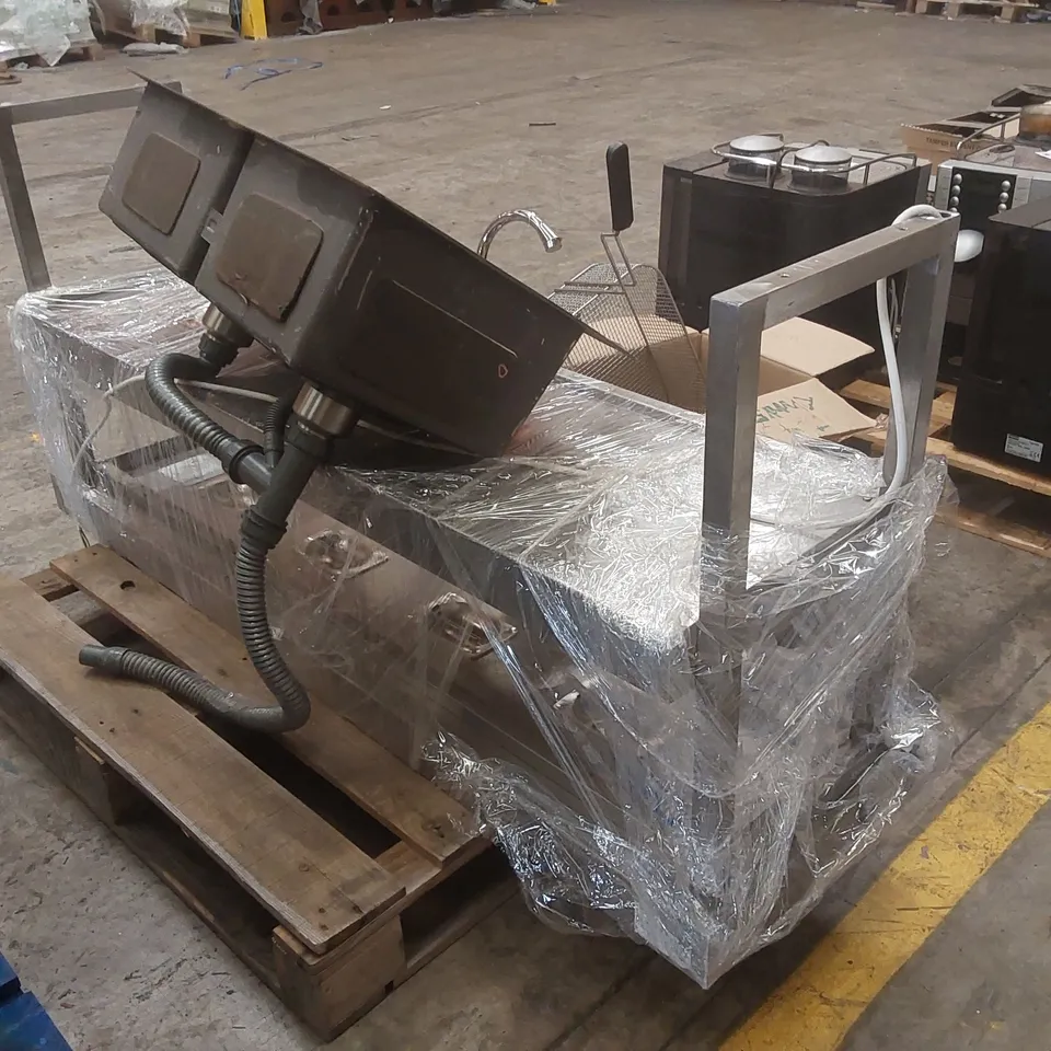 PALLET CONTAINING ASSORTED CATERING EQUIPMENT ECT