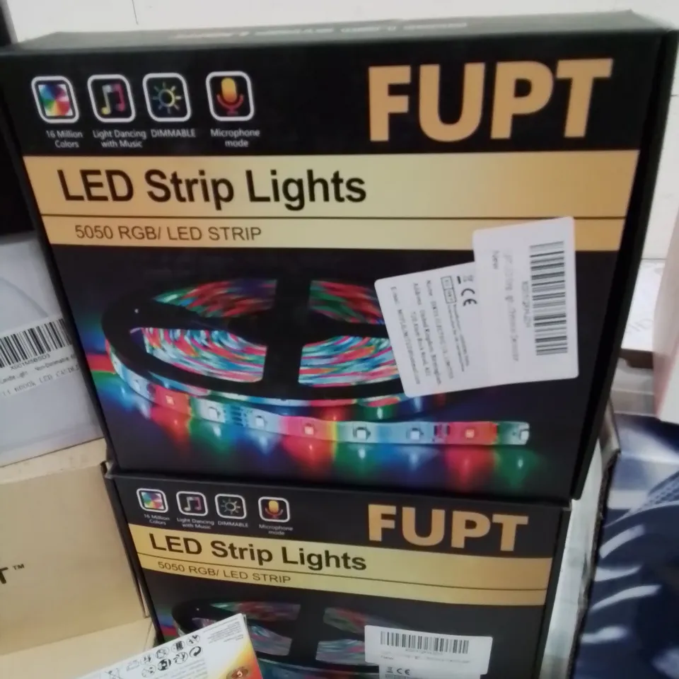 BOX CONTAINING LARGE AMOUNT OF BOXED ELECTRICAL ITEMS TO INCLUDE: LED STRIP LIGHTS, CHARGING CABLES, LIGHT BULBS, WIRELESS GAMING CONTROLLER, BINOCULARS AND LOTS MORE