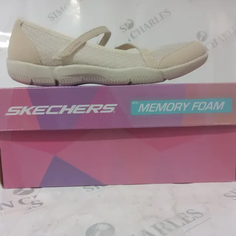 BOXED PAIR OF SKECHERS WOMEN'S SHOES IN NATURAL SIZE 6