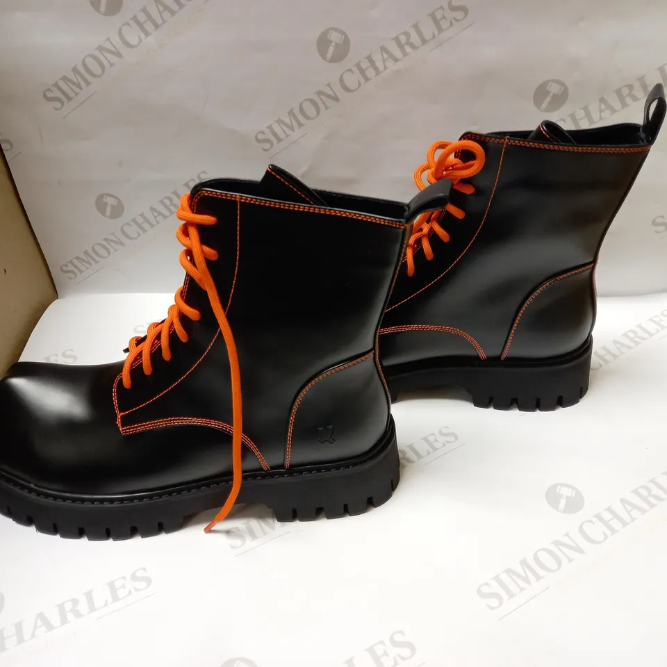 DESIGNER KOI VEGAN BOZO ORANGE AND BLACK FORK TOE BOOTS SIZE 6