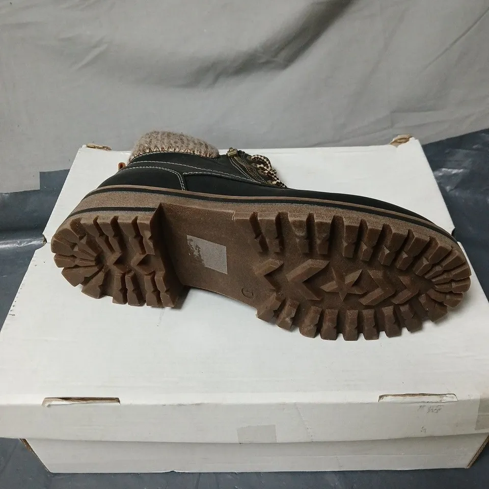 LOTUS BLACK LEATHER ANKLE BOOT WITH KNIT COLLAR, LACE-UP AND SIDE ZIP SIZE 7 BOXED