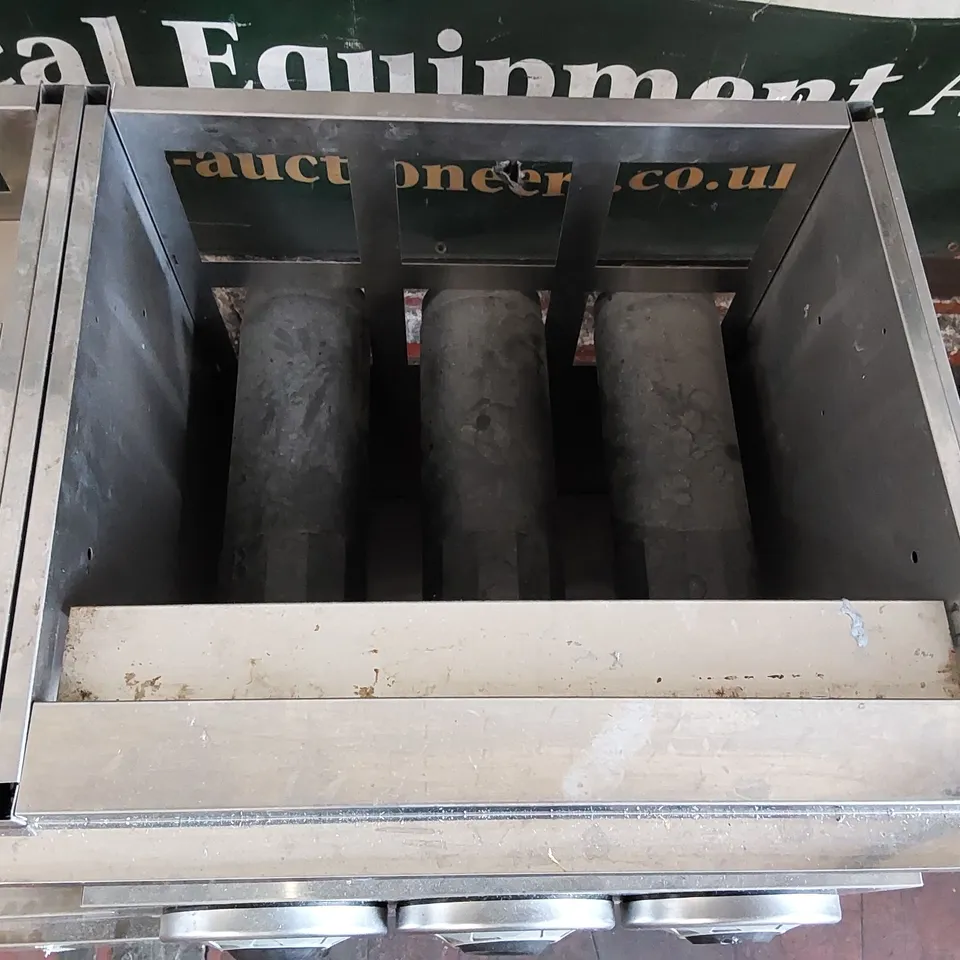 VIZU STAINLESS STEEL FAST SERVE CHIP DUMP WITH WIDE CUP 3 MODULE