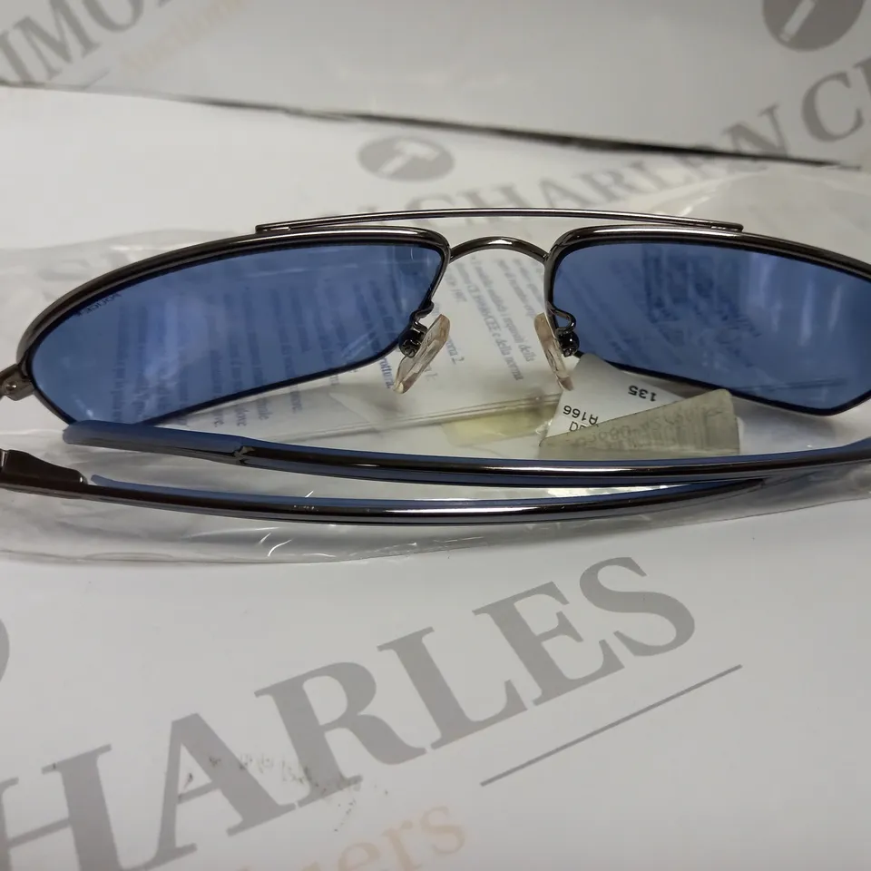 APPROXIMATELY 17 DIERRE POLICE SUNGLASSES 