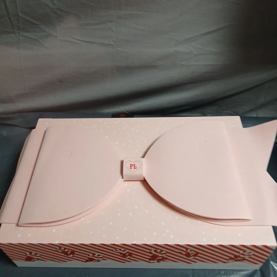 PLOUISE BATH AND BODY GIFT BOX WITH PINK BOW
