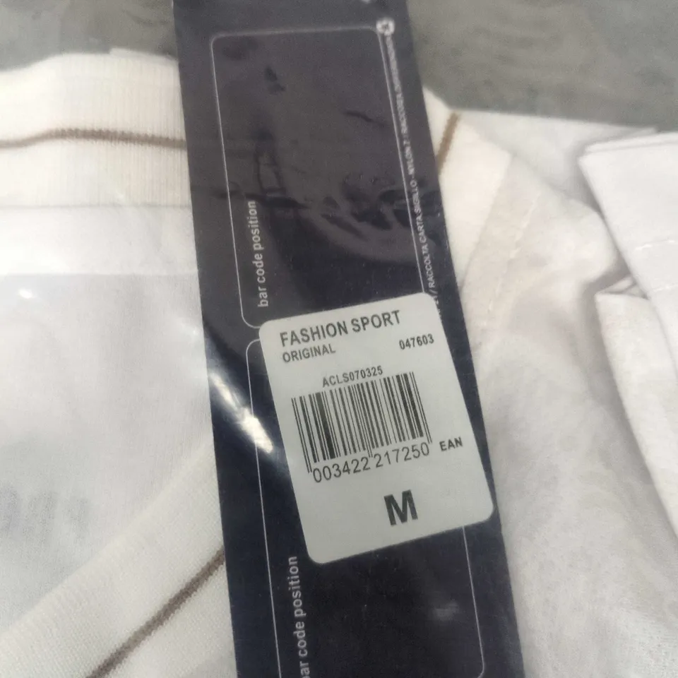 EA7 EMPORIO ARMANI WHITE T‑SHIRT WITH MSC LOGO, SIZE M