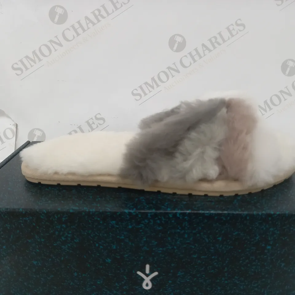 EMU AUSTRALIA BLUSH TAM SANDLA SIZE 6