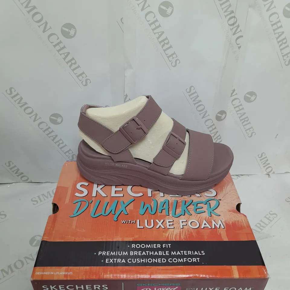 SKECHERS D'LUX WALKER RETRO COSMOS SANDAL SIZE 5
