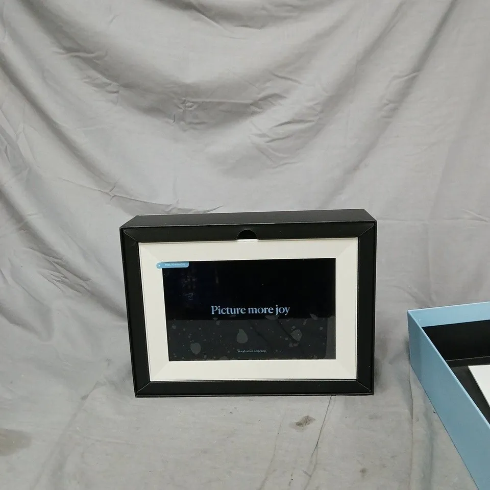 AURA DIGITAL PHOTO FRAME – BOXED
