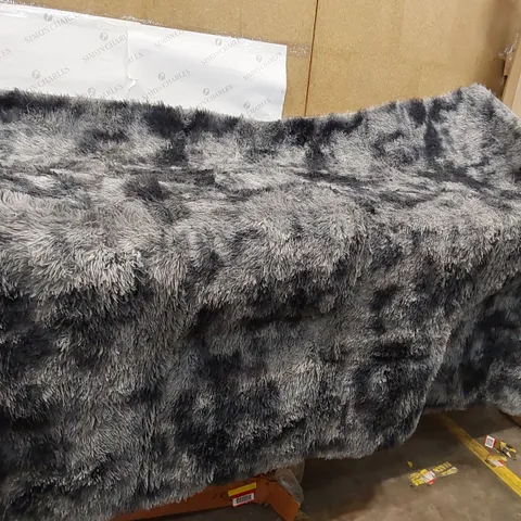 BOXED CHALAN SHAGGY DARK GREY RUG // 160 X 230CM