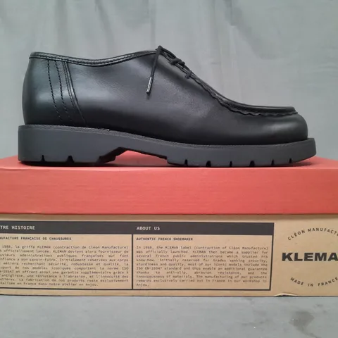 BOXED PAIR OF KLEMAN LACE-UP SHOES IN BLACK EU SIZE 43