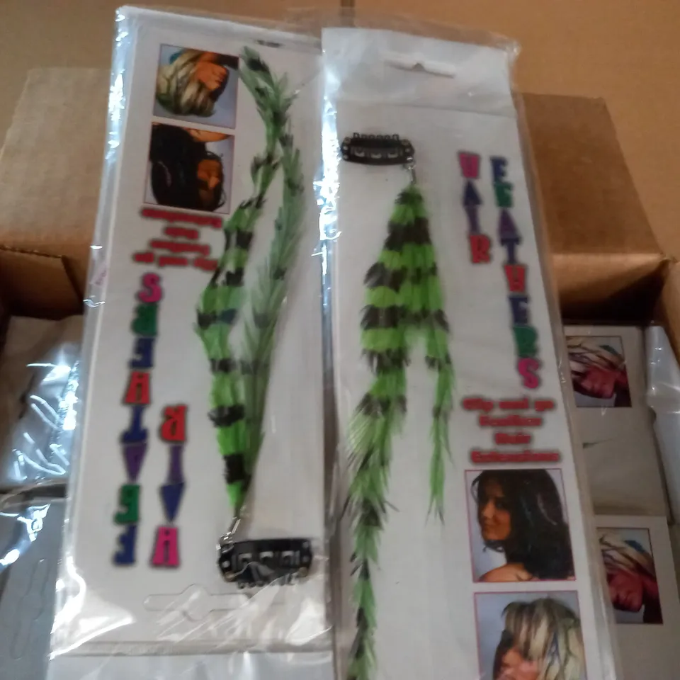 LOT OF APPROXIMATELY 288 CLIP AND GO FEATHER HAIR EXTENSIONS - GREEN