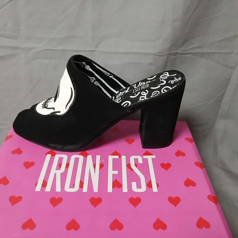 IRON FIST DEAD TIRED SLIDE HEELS – BLACK SKULL PRINT (WOMEN) SIZE 7
