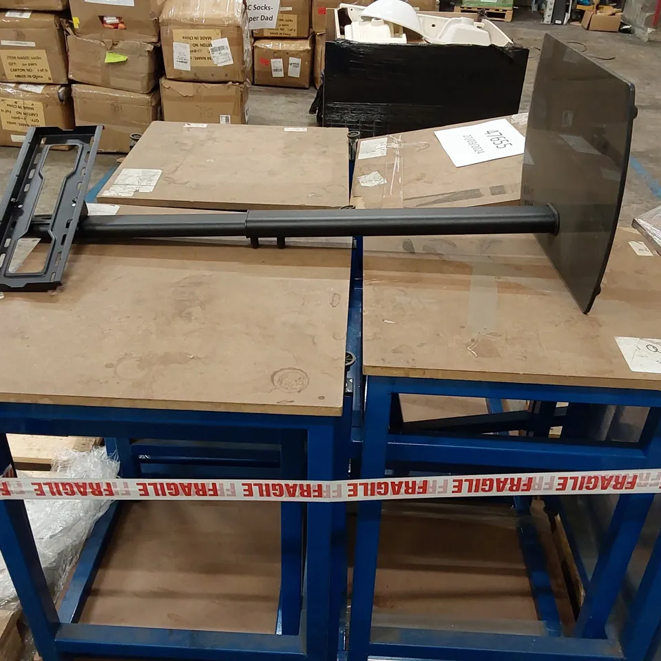 PALLET OF 8 SPACEGUARD BENCHES AND 1 STAND 