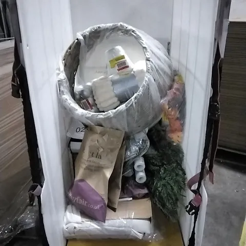 CAGE OF ASSORTED HOUSEHOLD GOODS TO INCLUDE TREE SKIRT, WREATH, WALLPAPER, CURTAINS AND OTHER ASSORTED ITEMS...