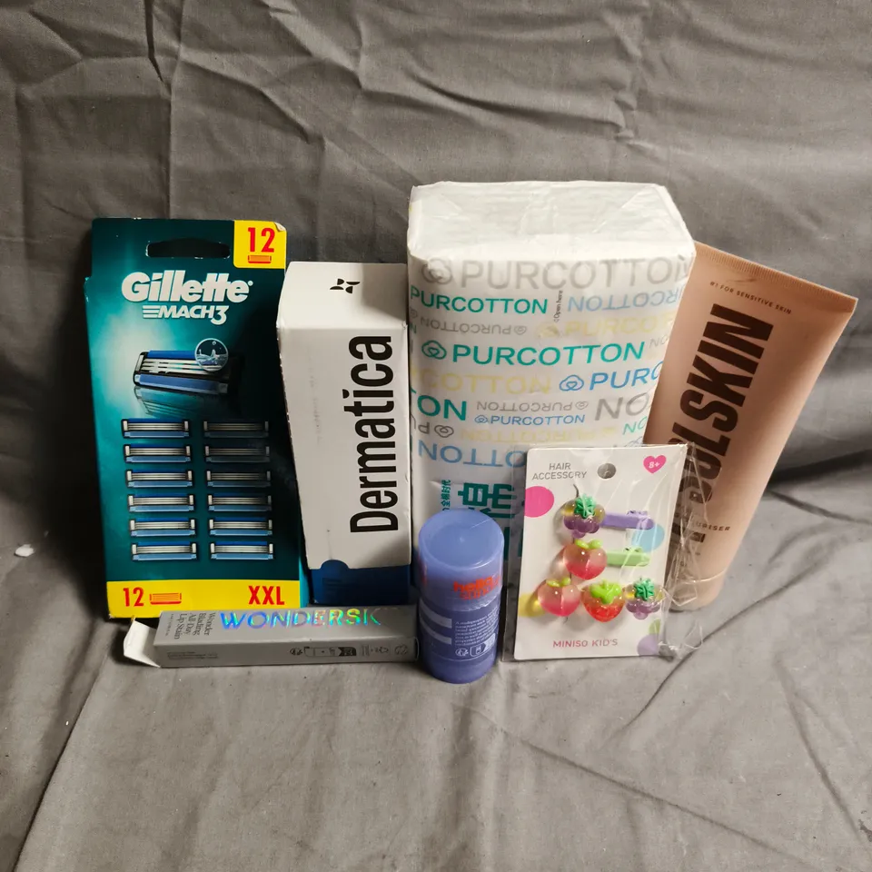 APPROXIMATEY 20 ASSORTED HEALTH AND BEAUTY PRODUCTS TO INCLUDE - DERMATICA SQUALENE CREAM CLEANSER - HELLO SUNDAY INVISIBLE SUNSTICK - WONDERSKIN ALL DAY LIP STAIN IN PLAYFUL - ETC
