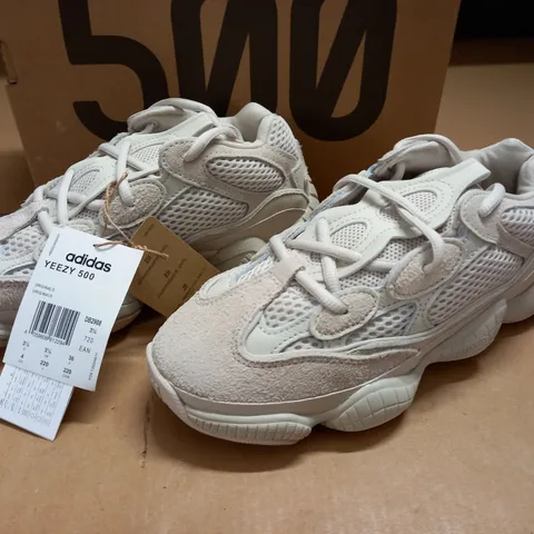 ADIDAS YEEZY 500 TRAINERS IN BLUSH - UK 3.5