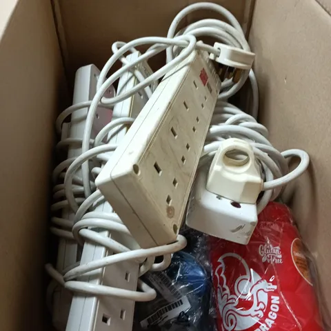 BOX OF APPROXIMATELY 10 ASSORTED ITEMS INCLUDING EXTENSION LEADS AND EPSON INK CARTRIDGE 