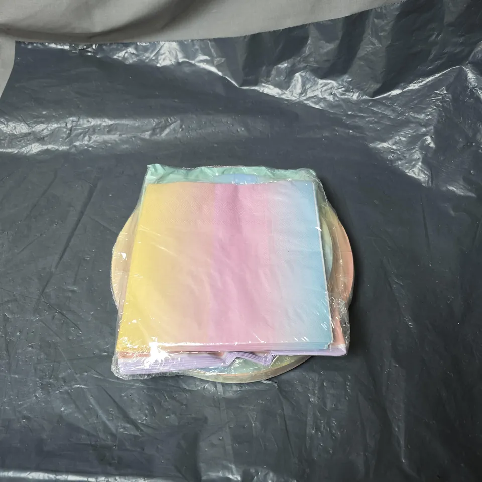 BOX OF APPROXIMATELY 20 ASSORTED HOUSEHOLD ITEMS INCLUDING BONUS DK WOOL , LED LAMP AND PAPER PARTY PLATES 