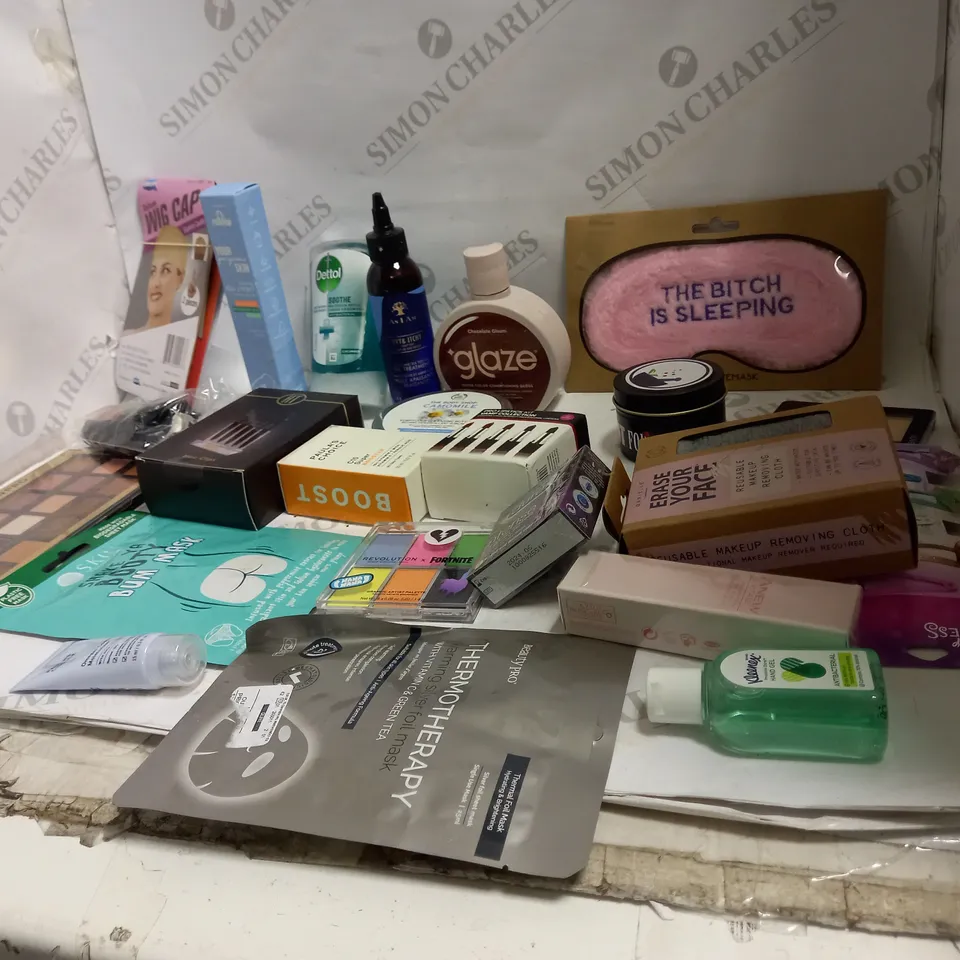 TOTE OF APPROXIMATELY 20 ASSORTED ITEMS TO INCLUDE A HYDRATING DAY CREAM, DETTOL LIQUID HANDWASH AND A DRY AND ITCHY SCALP CARE