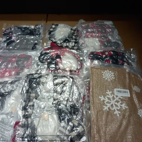 LOT OF 9 VAC SEALED CHRISTMAS DECORATIONS