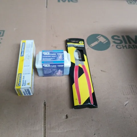 APPROXIMATELY 15 ASSORTED HOUSEHOLD PRODUCTS TO INCLUDE MAGNETIC SCALE 15MM COMPRESSION MINI MOISTURE TRAP AND CABLE CUTTERS 