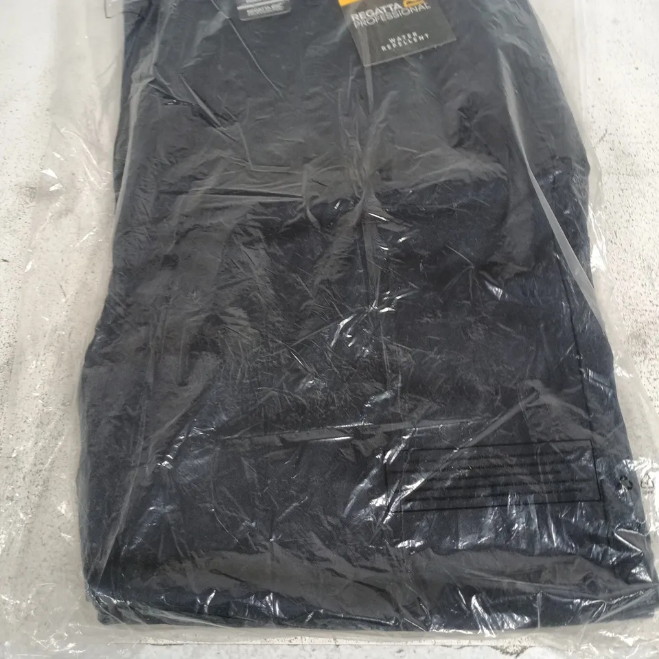 REGATTA TRJ500 PRO CARGO TROUSERS, NAVY - UK SIZE 42"