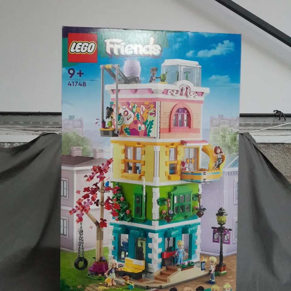 LEGO FRIENDS HEARTLAKE CITY COMMUNITY CENTRE 41748 RRP £129.99