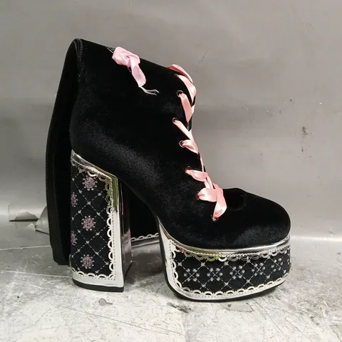 BOXED PAIR OF KOI GUILTLESS GHOST LACE UP PLATFORM LONG BOOTS IN BLACK SIZE UK 5