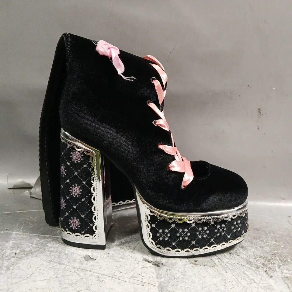 BOXED PAIR OF KOI GUILTLESS GHOST LACE UP PLATFORM LONG BOOTS IN BLACK SIZE UK 5