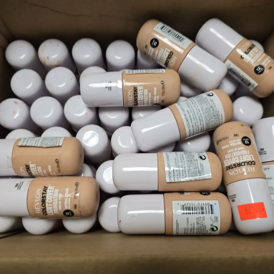 BOX OF APPROXIMATELY 40 REVLON COLOURSTAY LIGHT COVER 30ML FOUNDATIONS -130