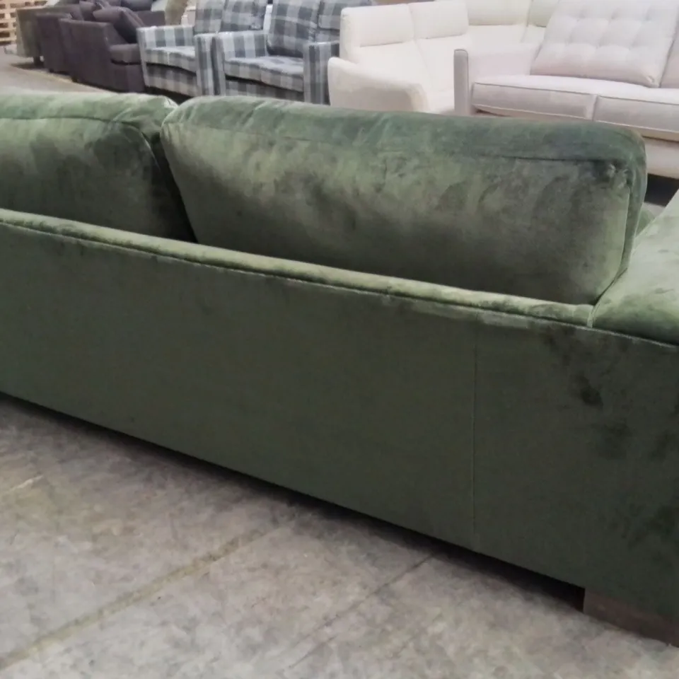 QUALITY DESIGNER EX SHOWROOM BOUTIQUE MODERNIST MAISON EVERGREEN VELVET SOFA WITH FOOTSTOOL 