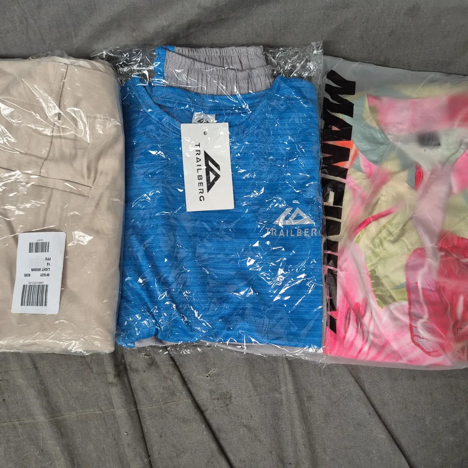 APPROXIMATELY 20 ASSORTED CLOTHING AND FASHION PRODUCTS IN VARIOUS STYLES AND SIZES - COLLECTION ONLY