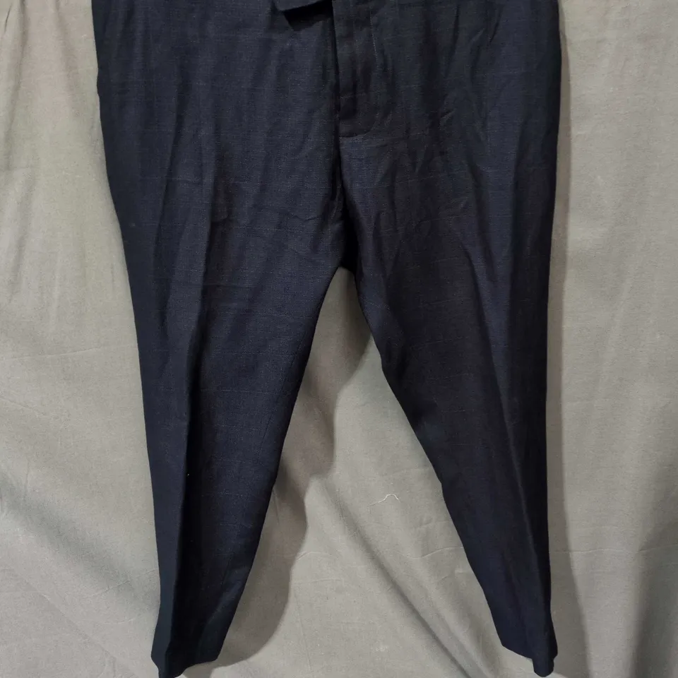 BOX OF APPROXIMATELY 20 ASSORTED CLOTHING ITEMS TO INCLUDE: FLUFFY COAT AND SMART TROUSERS