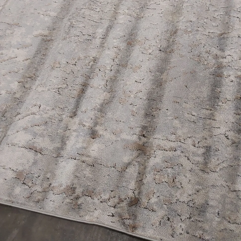MINDARIE MACHINE WOVEN GREY AREA RUG // SIZE: 240 X 300cm